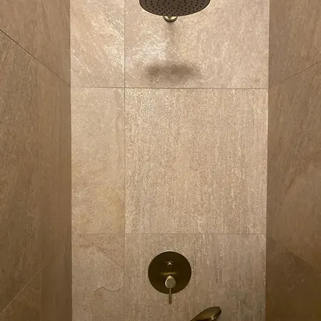Diokletian's Golden Nest דירה *